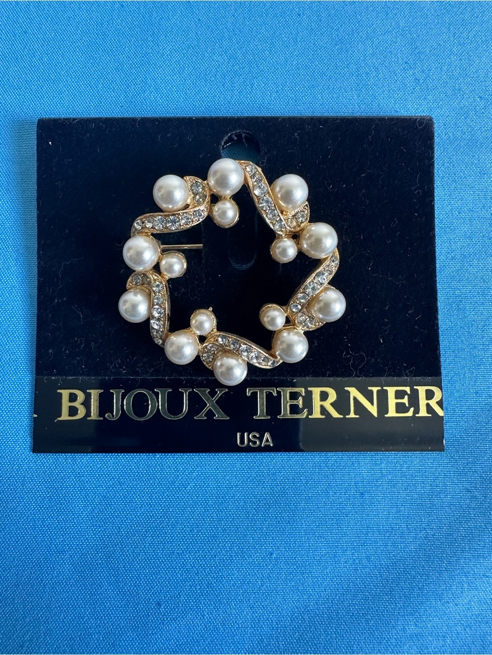 New Vintage Bijoux Terner Gold-Tone Brooch with Pearls and Rhinestones